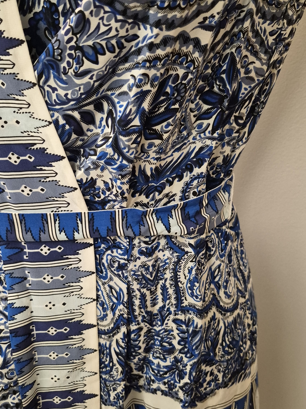 NWT 100% Silk BCBGMaxAzria Idelle dress - Picture 5 of 16
